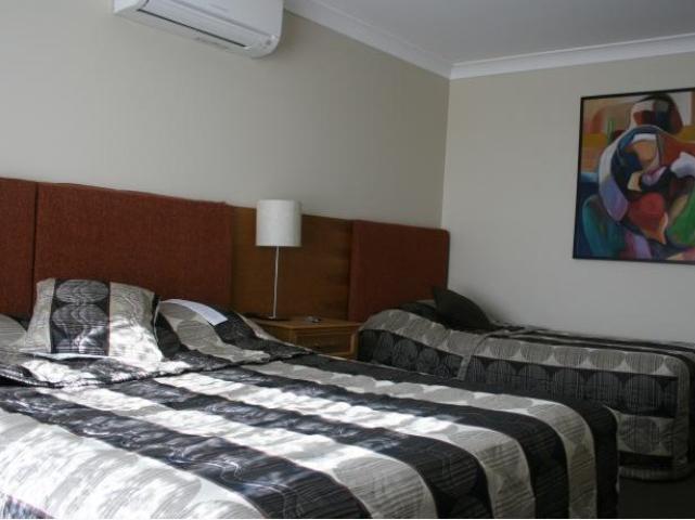 Winning Post Motor Inn Маджи Екстериор снимка
